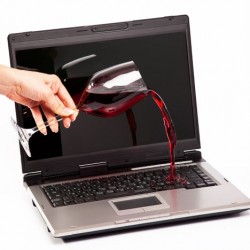 konserwacja laptopa po zalaniu cieczą